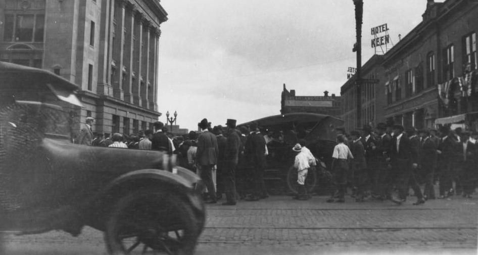 A mob stands outside the Douglas County Courthouse in 1919, waiting to lynch an African American man named Will Brown for a crime he didn't commit.