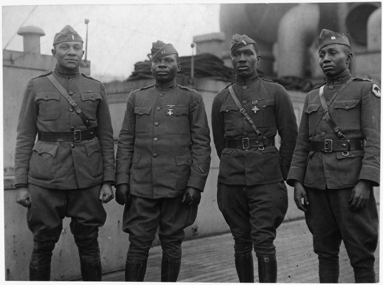 These are US Army "Buffalo Soldiers" in WWI.